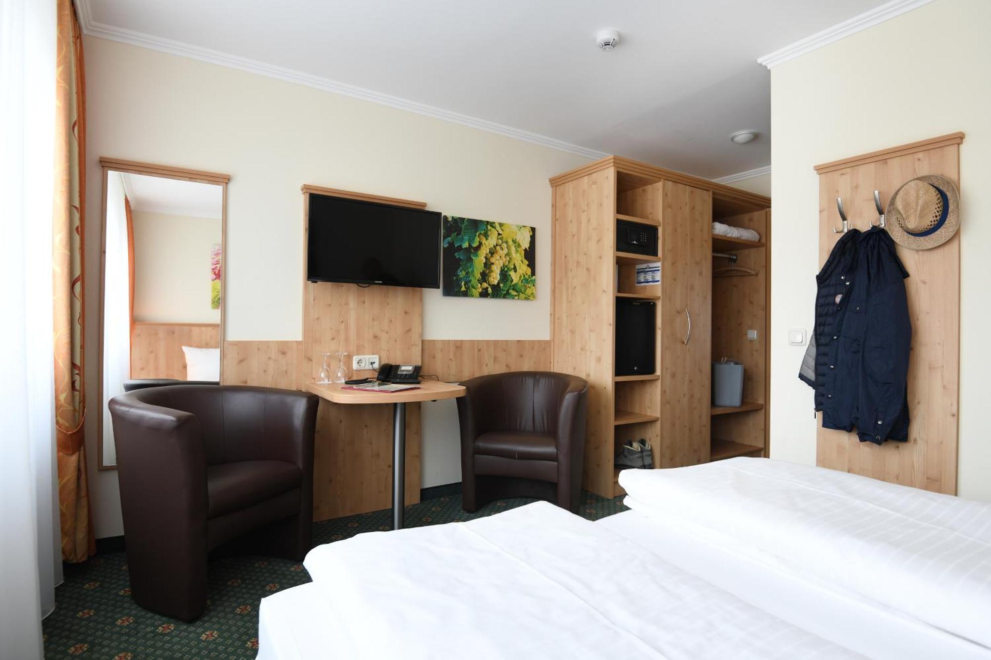 Moselstern Parkhotel Kraehennest Loef Bilik gambar