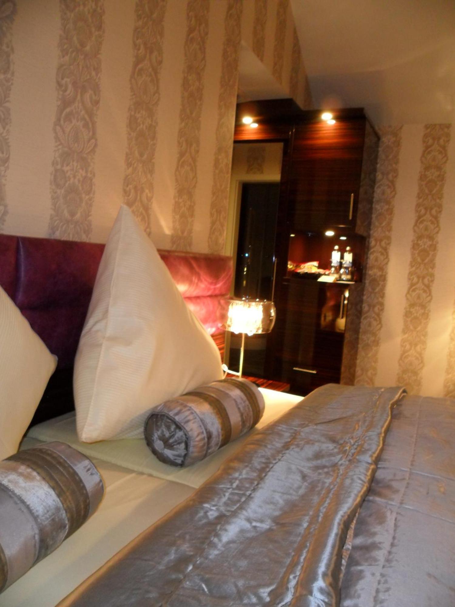 Moselstern Parkhotel Kraehennest Loef Bilik gambar